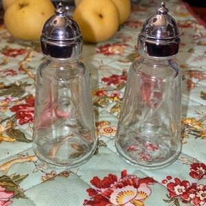 Princess house salt and pepper shakers